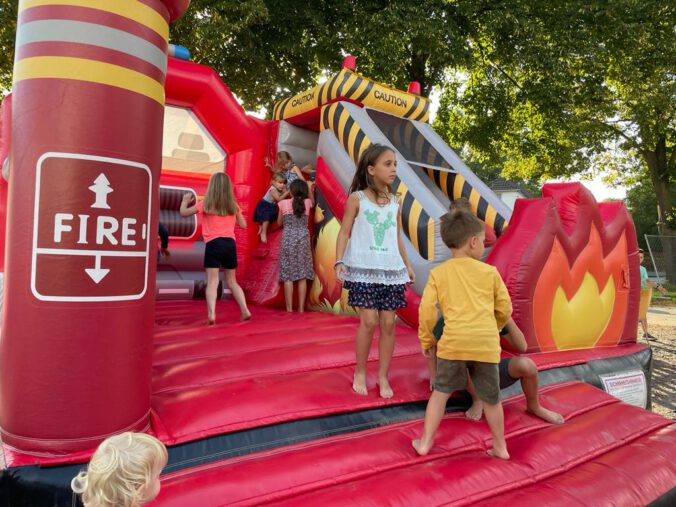Hüpfburg mit jeder Menge Spaß für die Kids